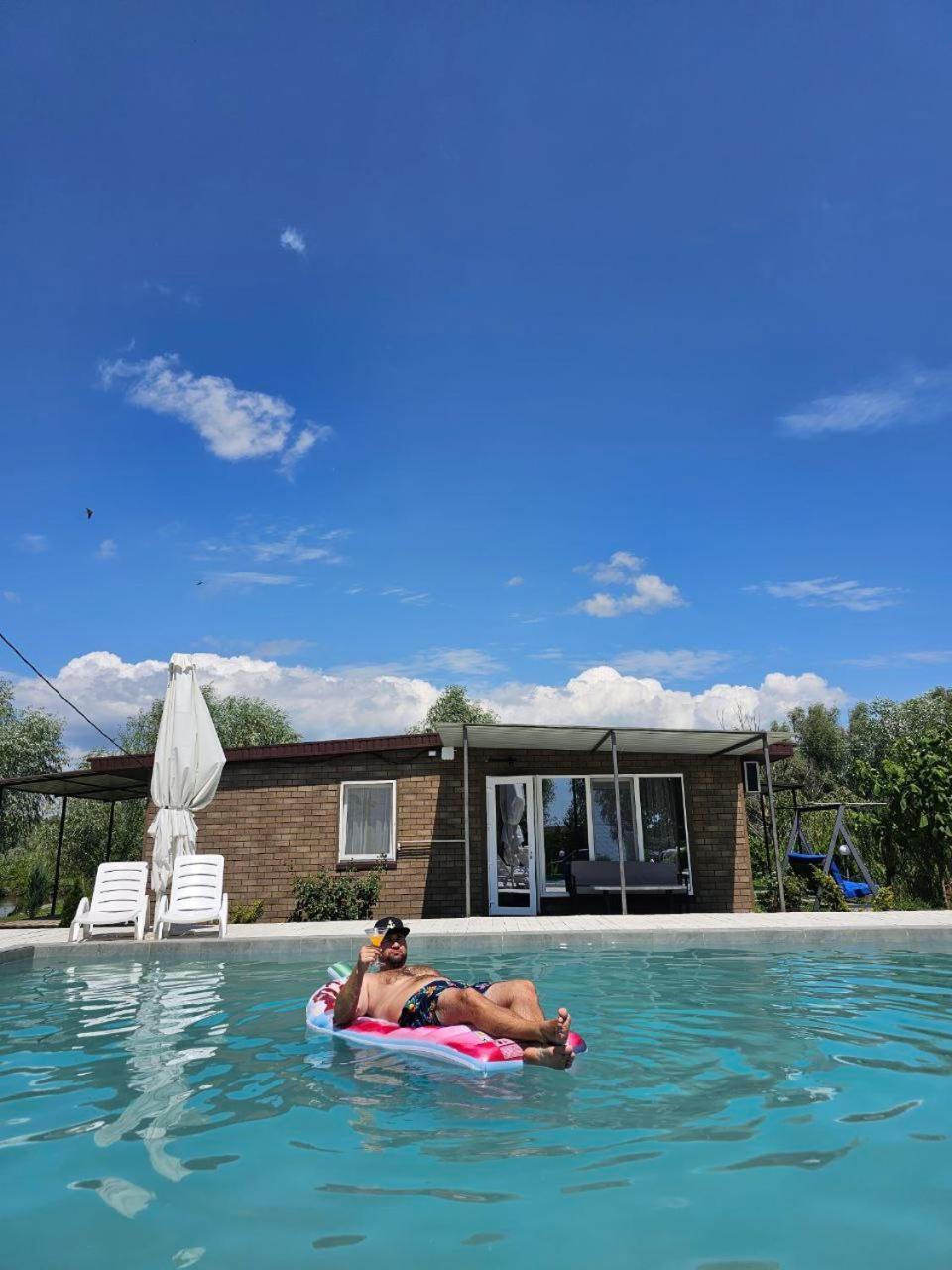 Villa Kambodzha Na Dynae Vylkove Exterior foto
